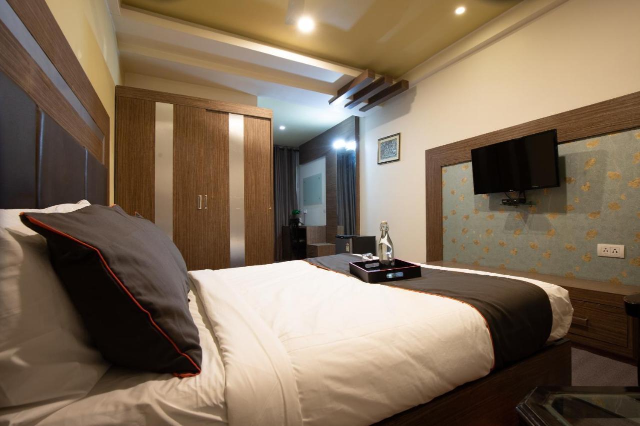 Oyo 79355 Collection O Hotel Adona Meenangadi Ngoại thất bức ảnh