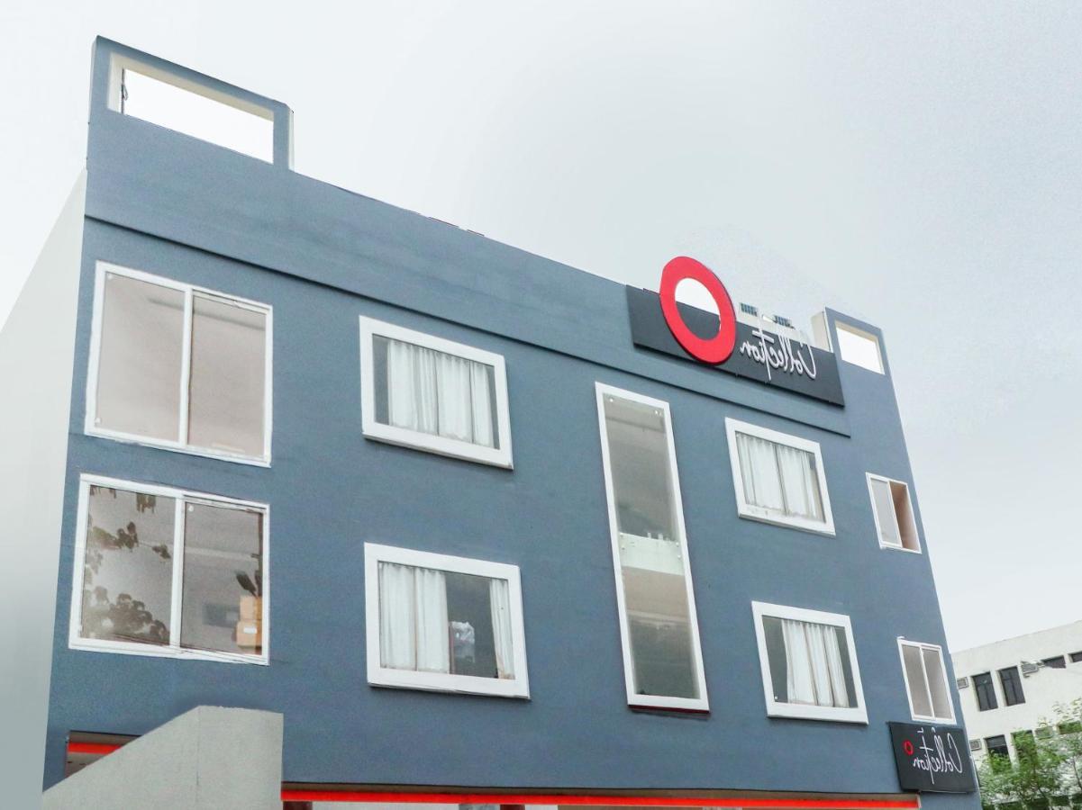 Oyo 79355 Collection O Hotel Adona Meenangadi Ngoại thất bức ảnh