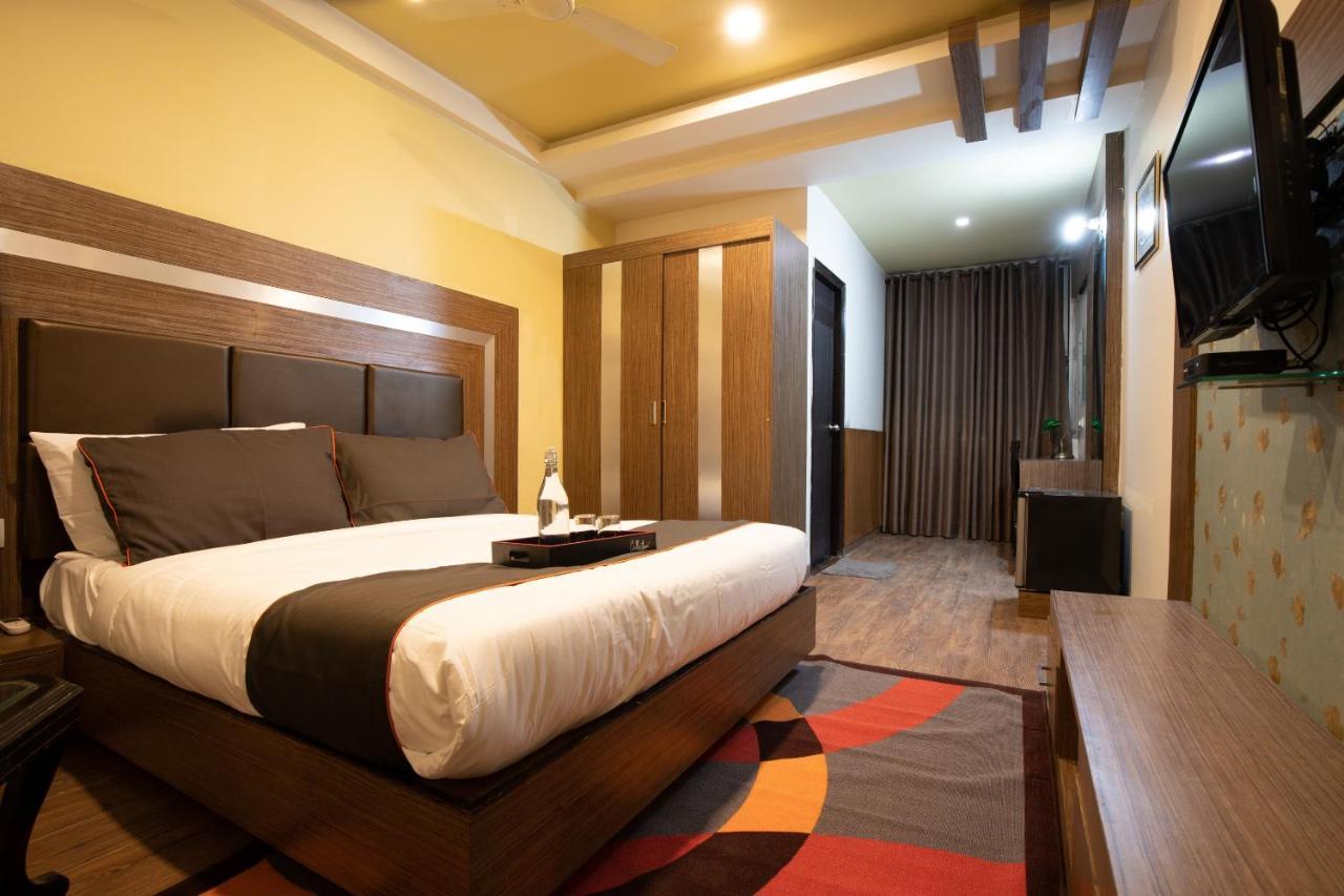 Oyo 79355 Collection O Hotel Adona Meenangadi Ngoại thất bức ảnh