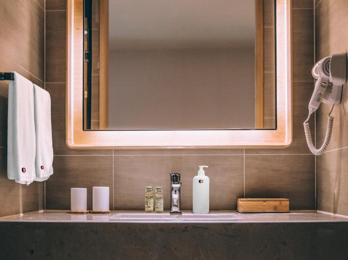 Oyo 79355 Collection O Hotel Adona Meenangadi Ngoại thất bức ảnh